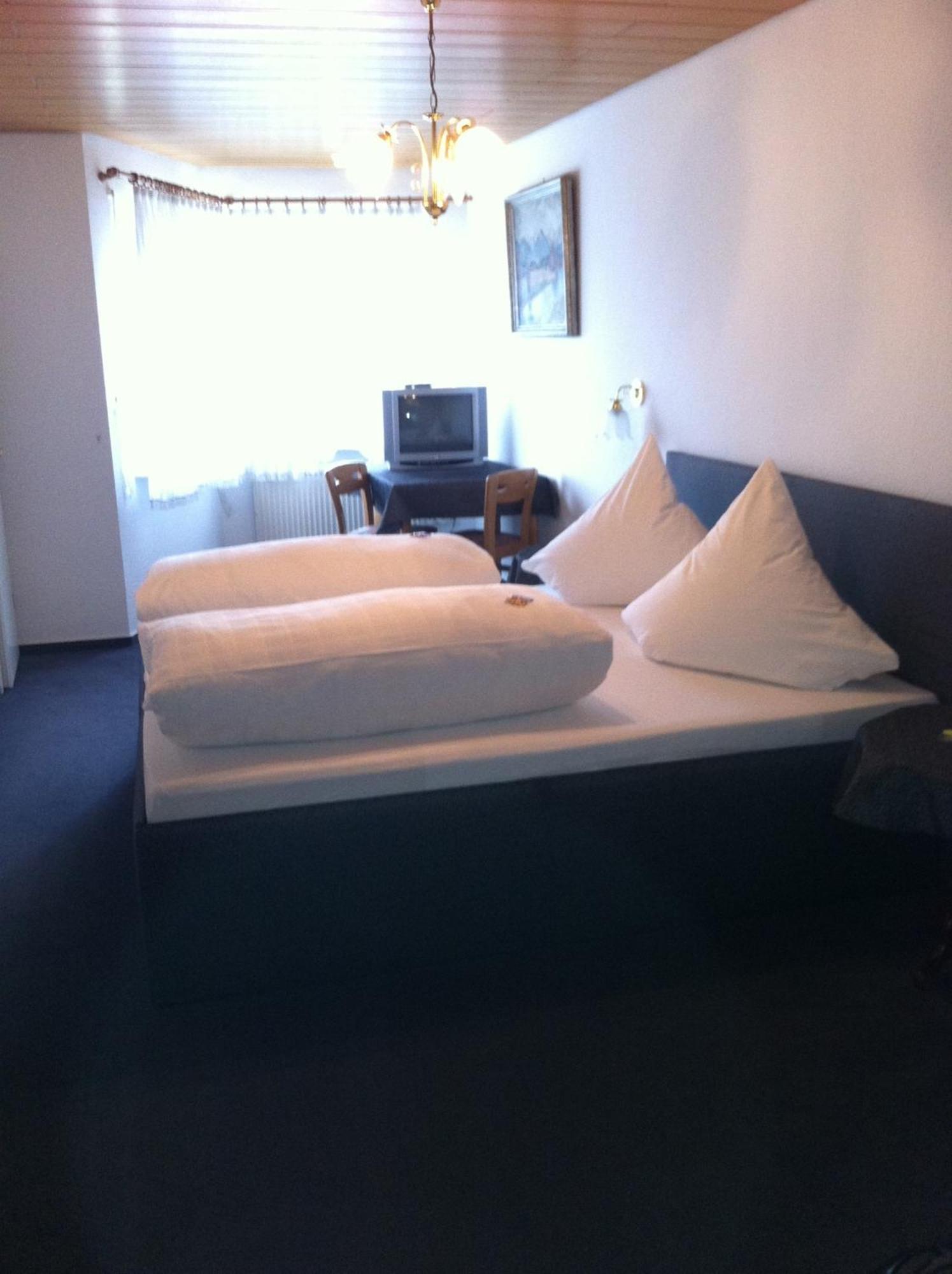Gaestehaus Ullmannshof Kirchheim am Neckar Chambre photo